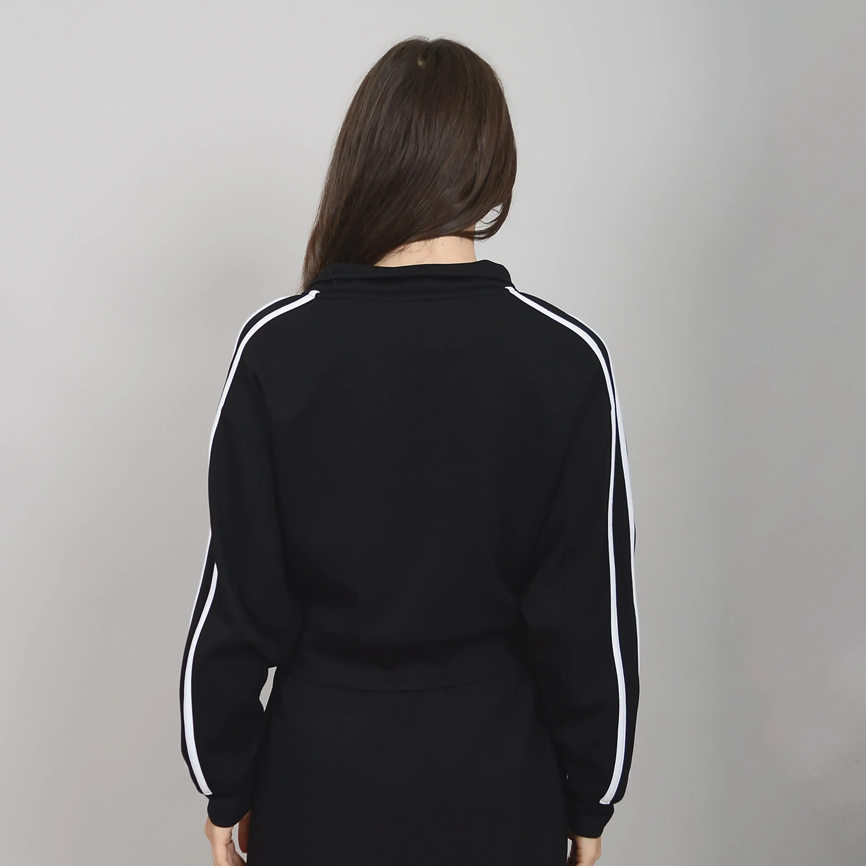ALISAIE SOFT KNIT ZIP UP - BLACK WHITE
